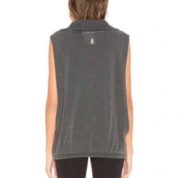Free People Movement Movin On Half Zip Top Vest Size XS - Picture 2 of 7